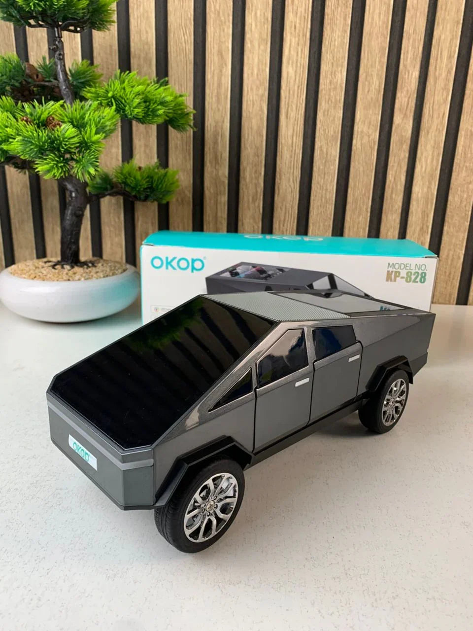 Haut parleur portable Bluetooth en forme de voiture pick-up avec écran et lumière LED festive
