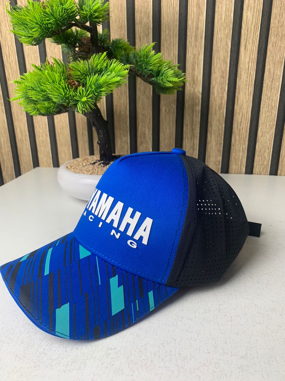Casquette Yamaha Racing Bleu et Noire avec Filet Respirant Unisexe – قبعة رياضية جودة عالية