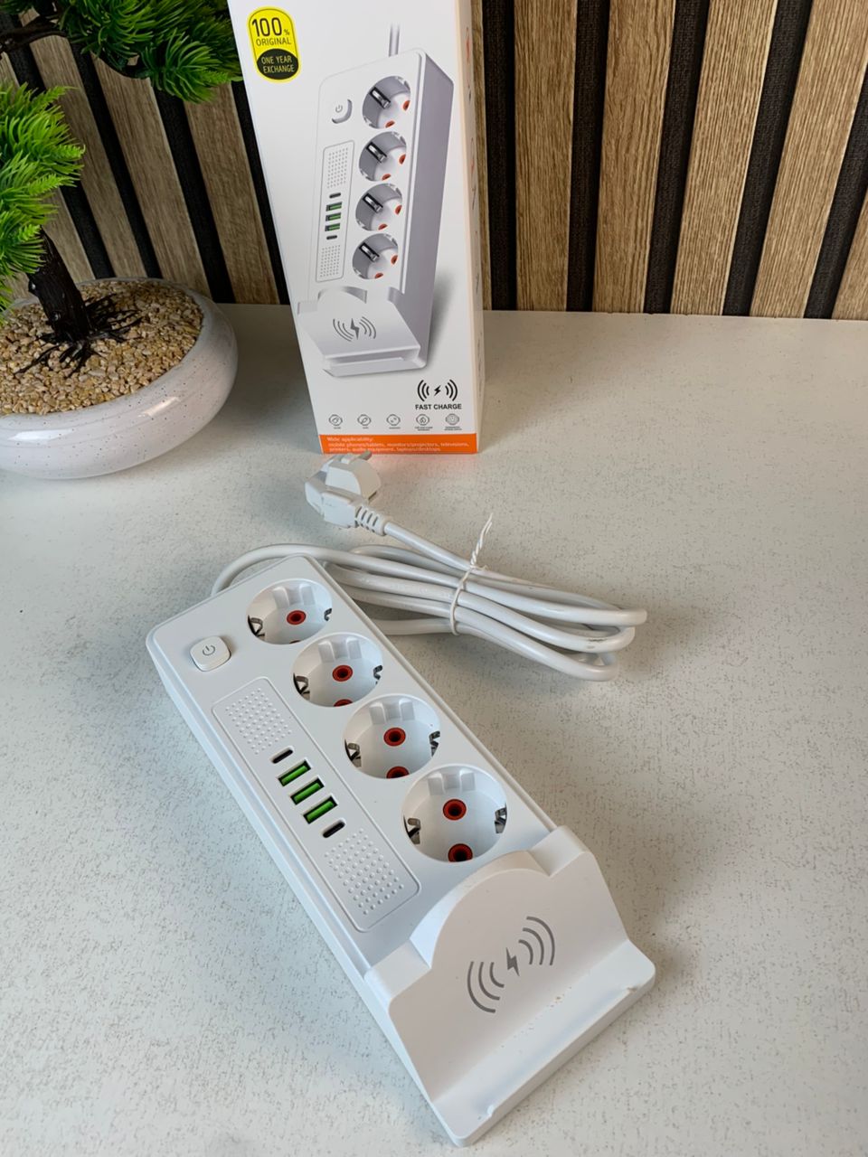 Multiprise POWER SOCKET 2500W avec USB, Type-C et chargement sans fil – مقبس طاقة وشاحن لاسلكي