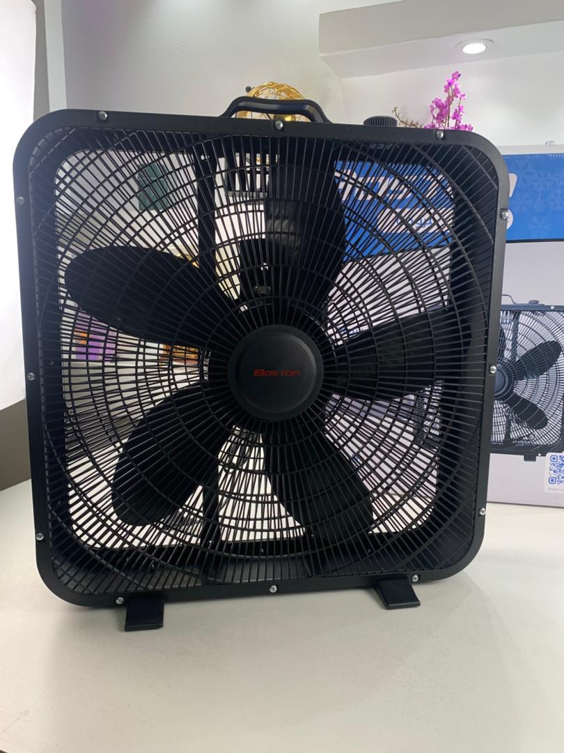 Ventilateur de table avec pales aérodynamiques 3 Vitesses – مروحة مكتب حجم كبير