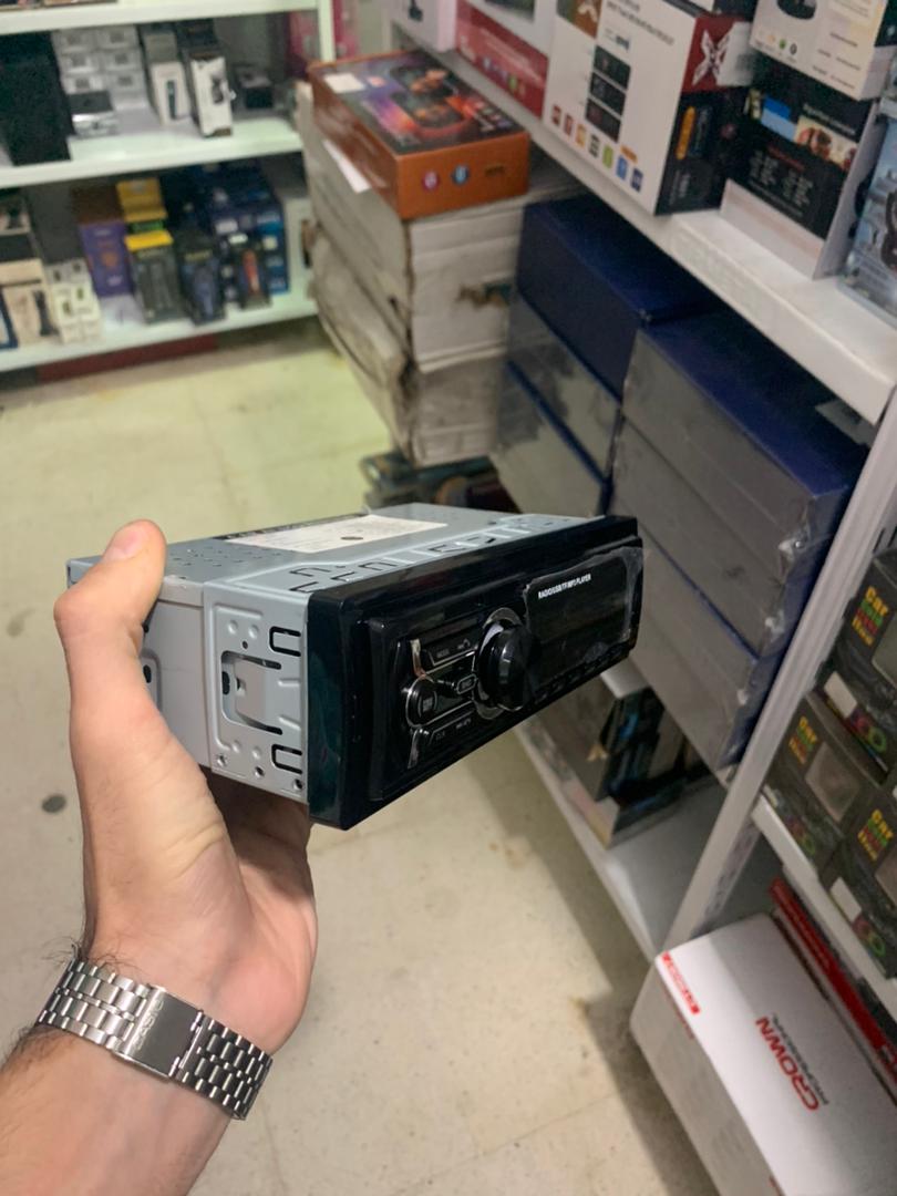Poste Radio Bluetooth MultiMedia Avec Sortie USB/MicroSD/Aux