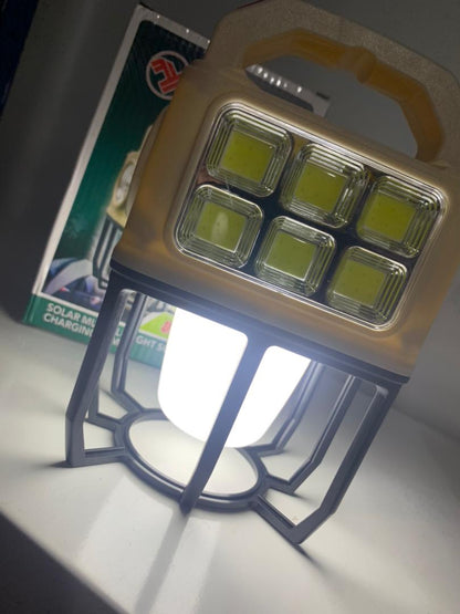 Lampe de camping à énergie solaire à 3 modes – مصباح يدوي للتخييم ب 3 أوضاع يعمل بالطاقة الشمسية