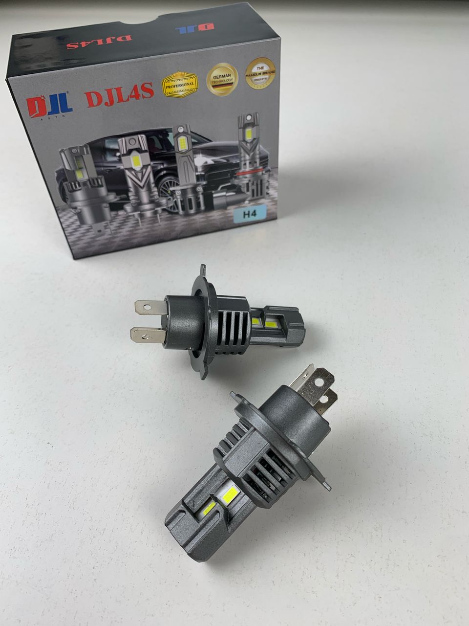 Ampoules de phares à LED H4 avec ventilateur de refroidissement 6500K Blanc – إضاءة أمامية بيضاء ساطعة للسيارات