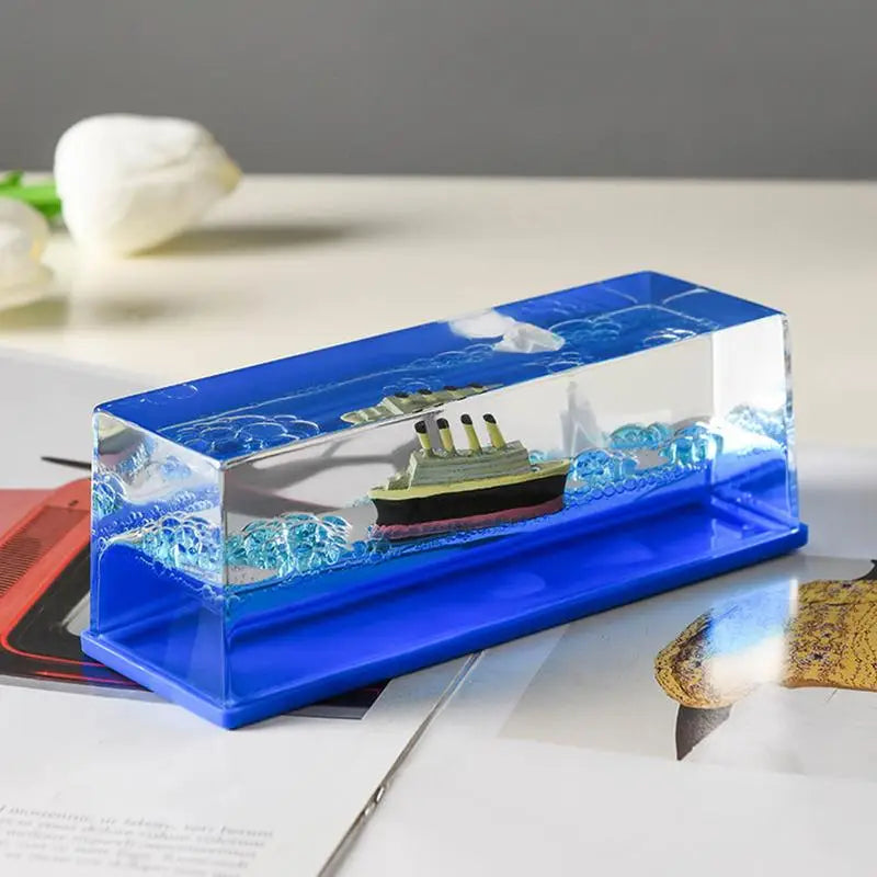 Décoration en forme de bateau de croisière insubmersible V2 - زينة على شكل سفينة سياحية لا تغرق