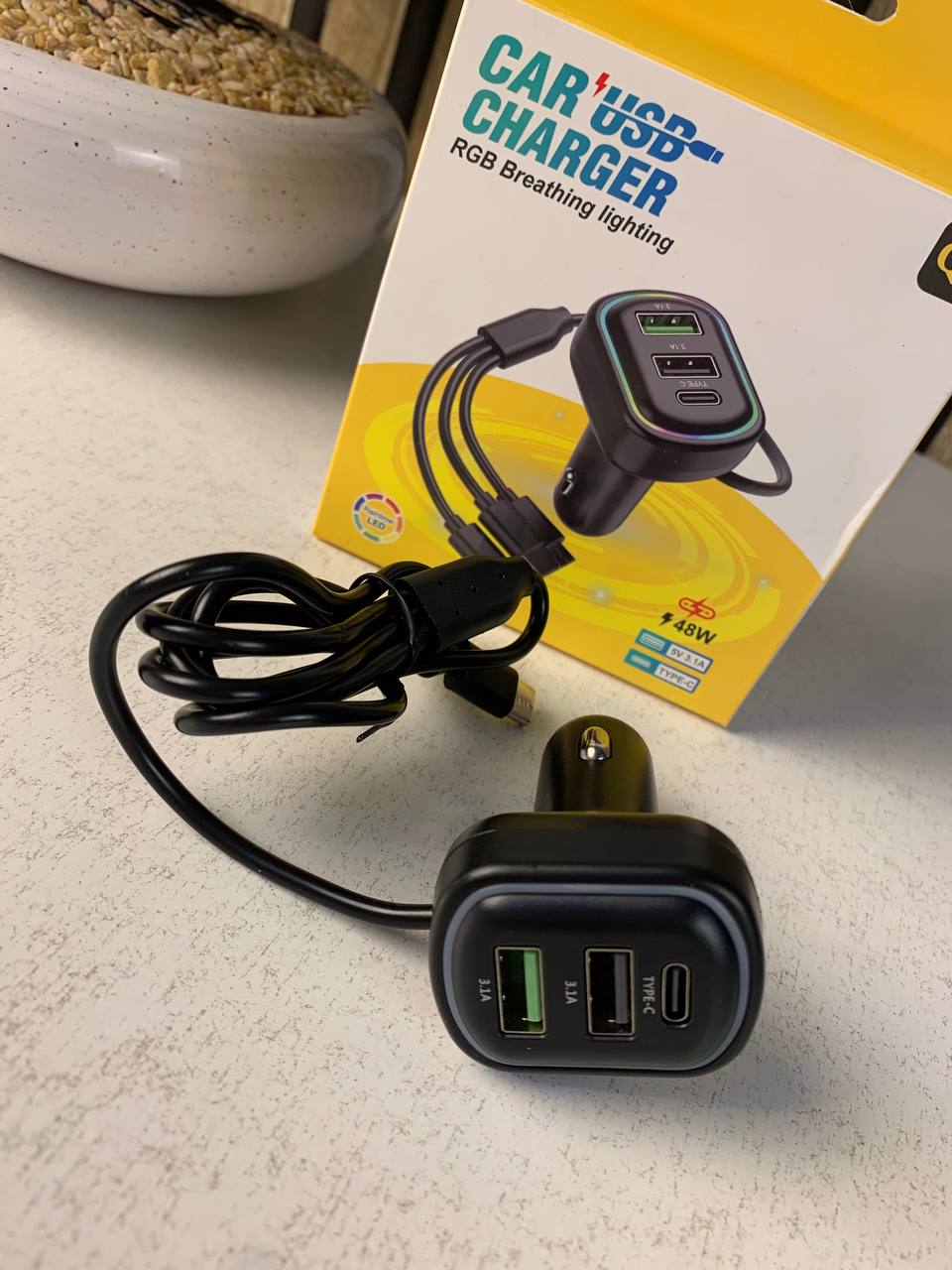 Chargeur de voiture à 3 ports avec câble de charge 3 en 1 intégré (Lightning/Type-C/Micro USB) - شاحن سيارة