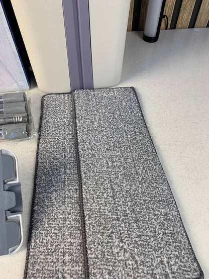 Balai-serpillère plat avec seau à deux compartiments et lingettes en microfibre - ممسحة مايكروفيبر مع دلو بغرفتين للفصل بين الماء النظيف