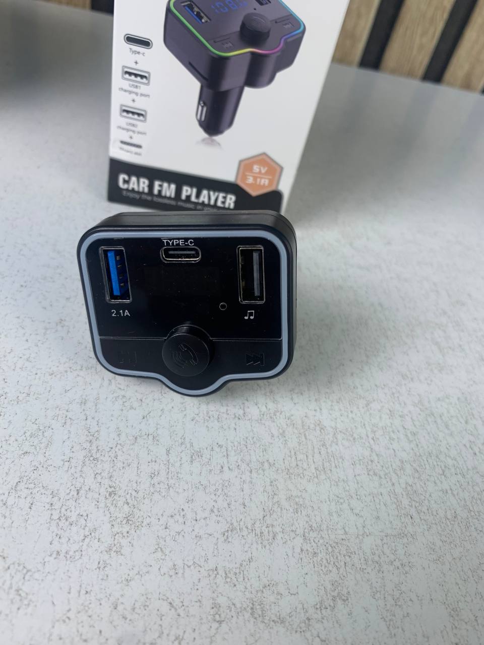 Transmetteur FM Bluetooth et Chargeur de Voiture 12-24V - شاحن متعدد المنافذ للسيارات والشاحنات