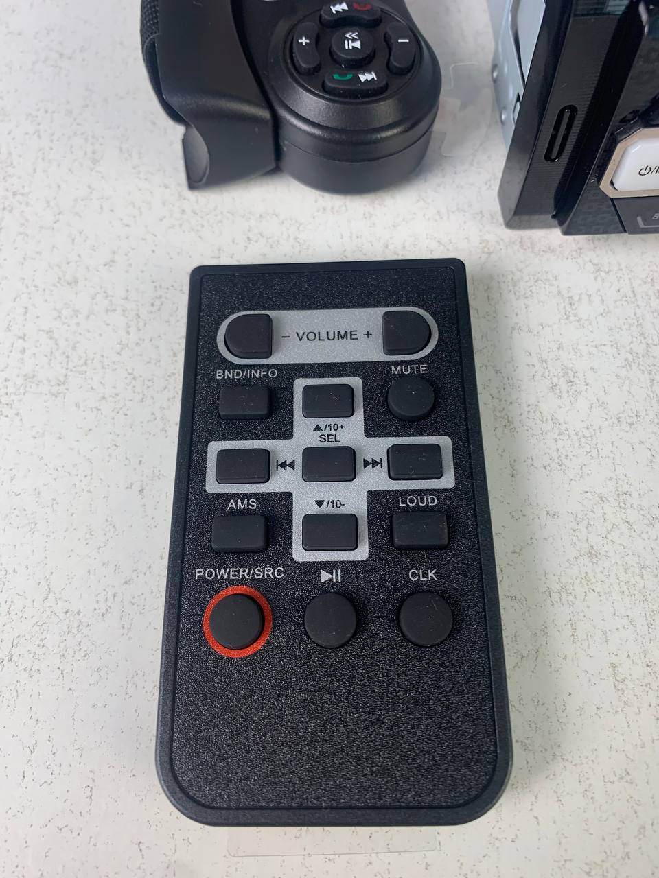 Pioneer-6296BT FM Receiver & MP3 Player pour Voitures - جهاز راديو سيارة بايونير الذكي مع بلوتوث وإضاءة