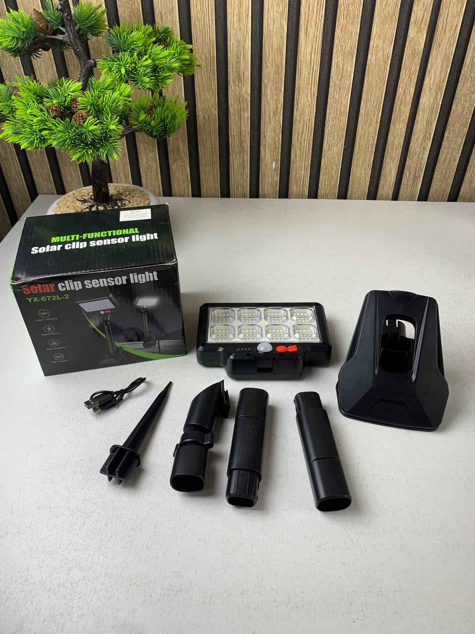 Applique murale solaire LED à Clip avec détecteur de mouvements YX-672L-1 - مصباح كشاف مع حساس حركة