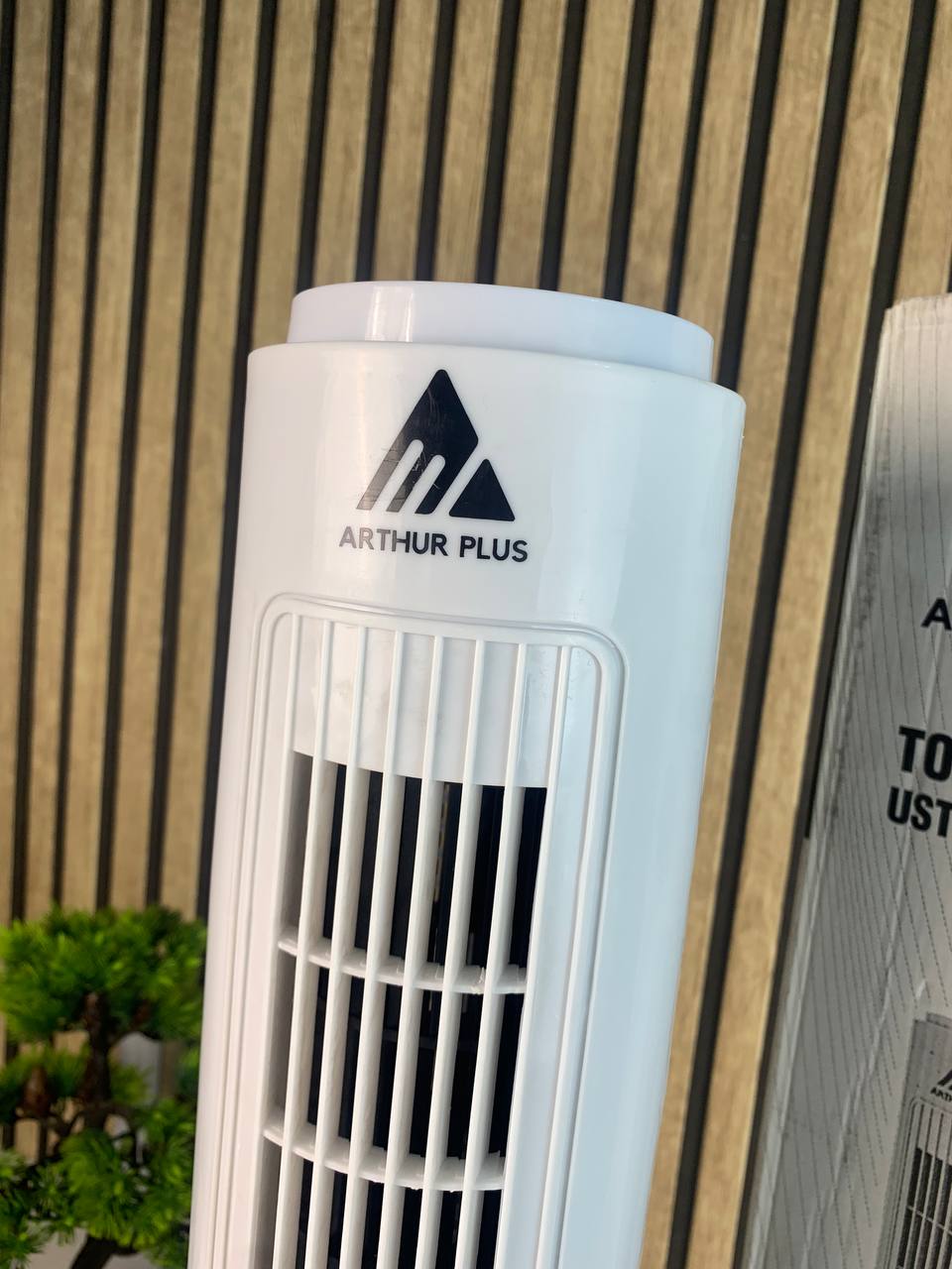 Arthur Plus 29" Tower Fan USTF-09 - مروحة برج آرثر بلس 29 بوصة فائقة الهدوء