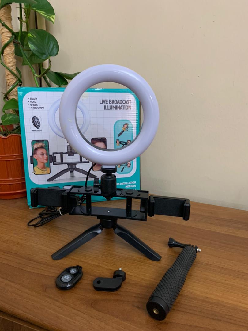 Anneau Selfie LED 20 cm avec 2 Supports Smartphone et 3 Modes d’éclairage
